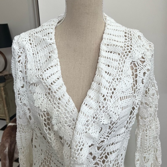 🆕🩷🩷Beautiful Eye-catching Hand-crocheted 100% Cotton Flounce Coat in White - Picture 1 of 3